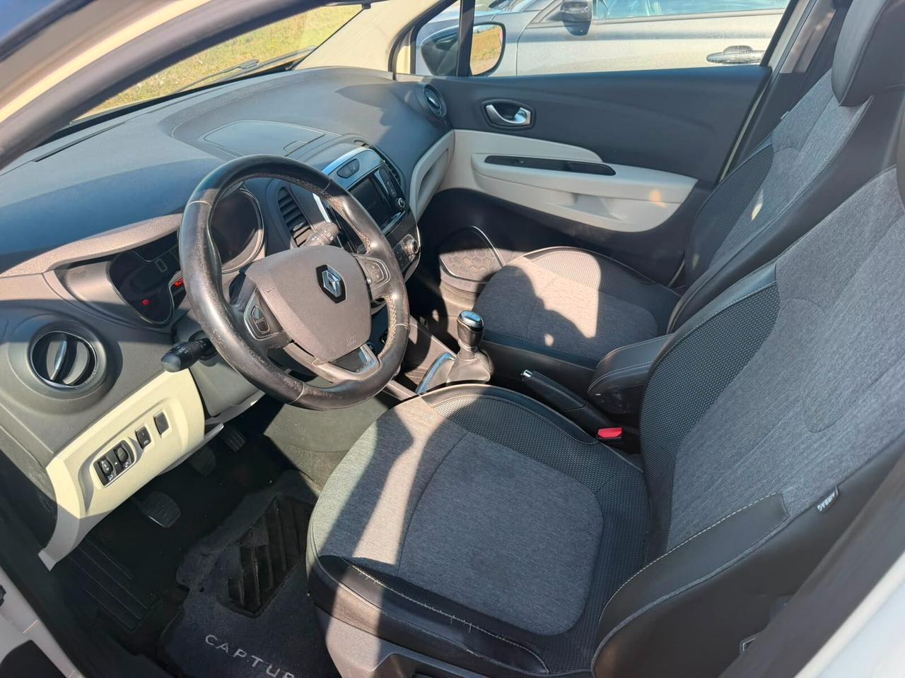 Renault Captur dCi 8V 110 CV Start&Stop Energy Initiale Paris