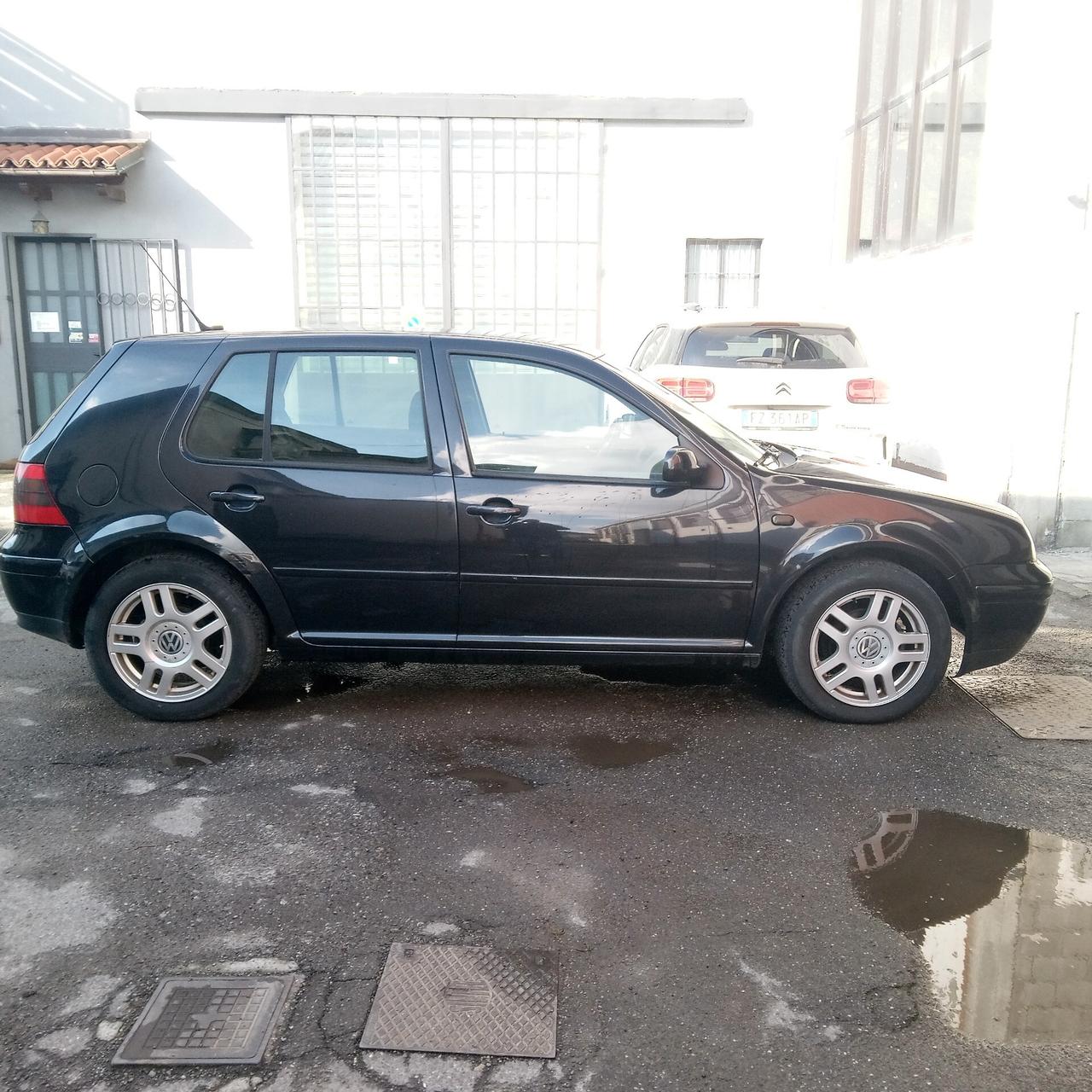 Volkswagen Golf 1.6 16V cat 5 porte Highline