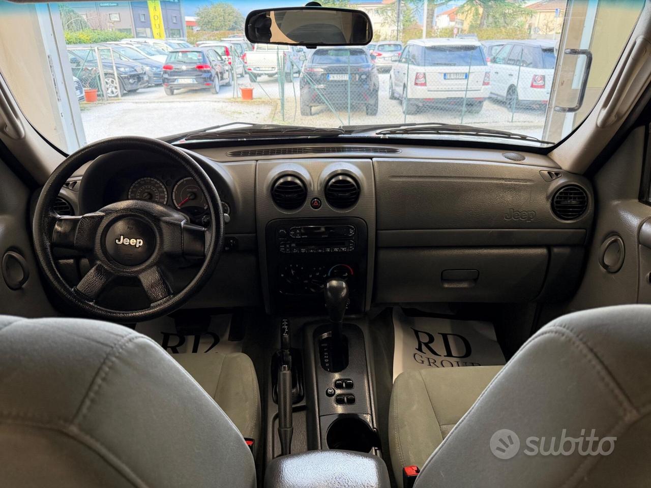 Jeep Cherokee 2.8 CRD Sport automatica