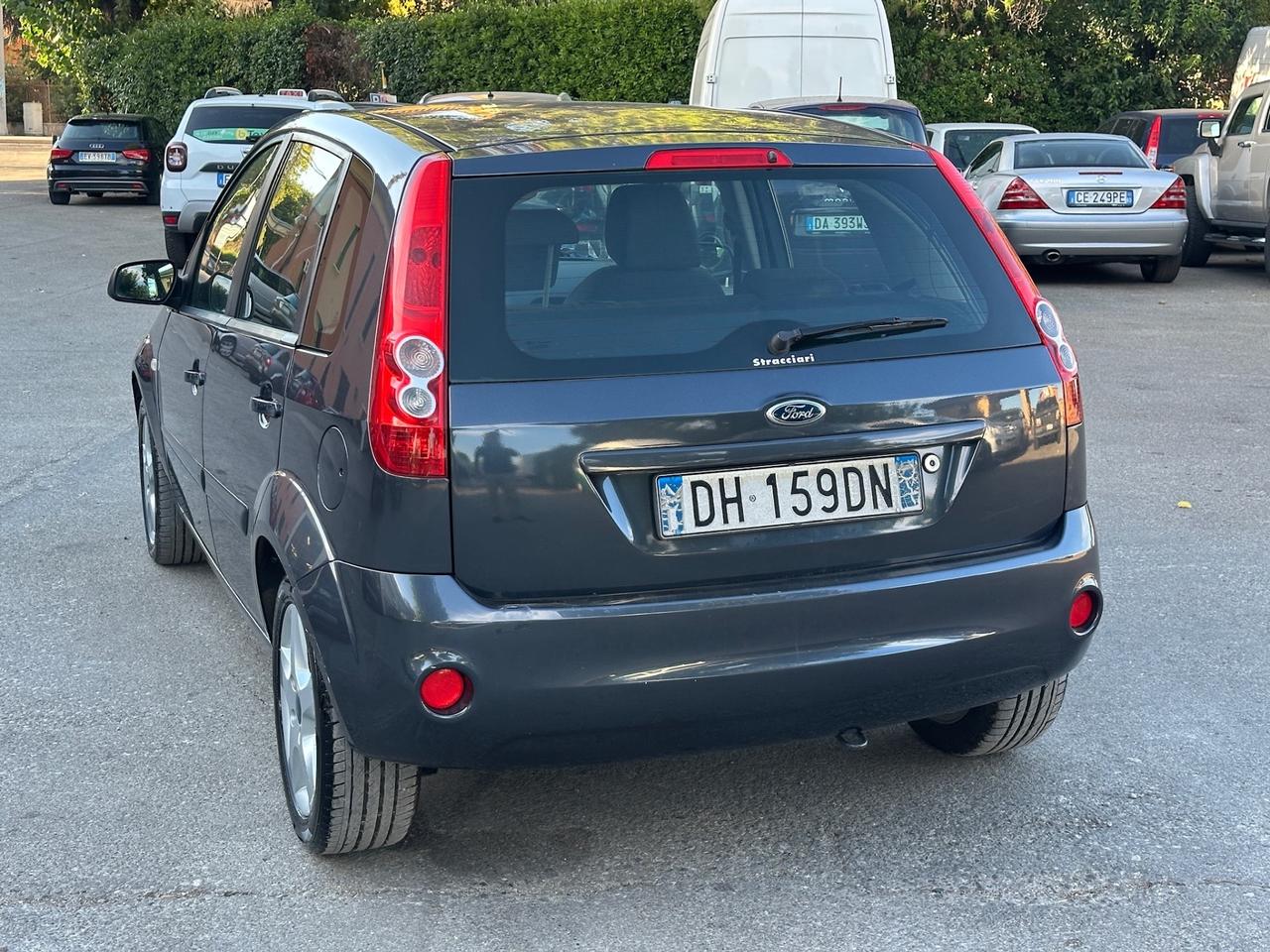 Ford Fiesta 1.2 16V 5p. Ghia X Neopatentati