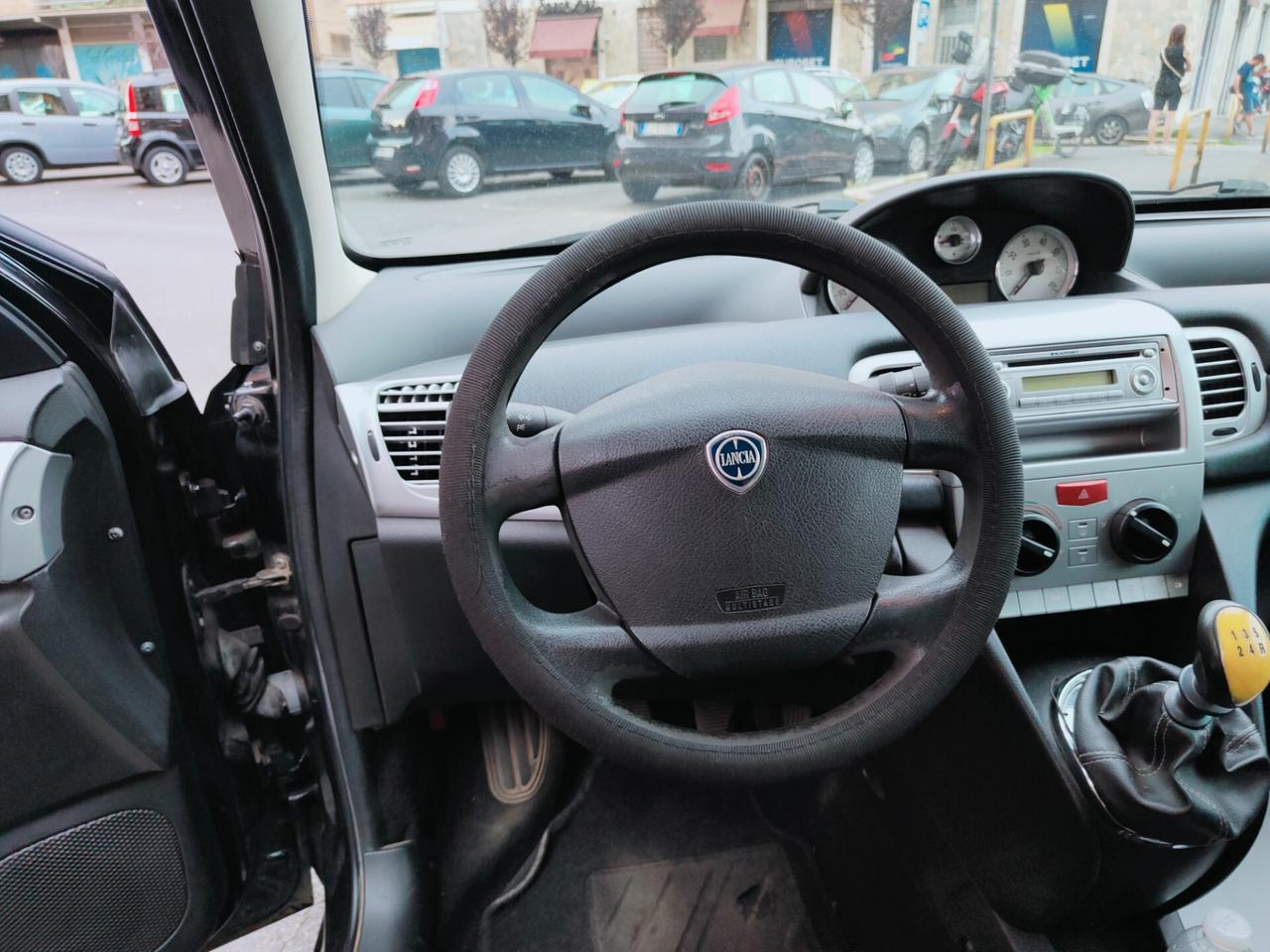 Lancia Ypsilon 1.2 Oro Plus