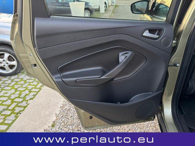 FORD Kuga 2.0 TDCi 140 CV Titanium CAMBIO AUTOMATICO