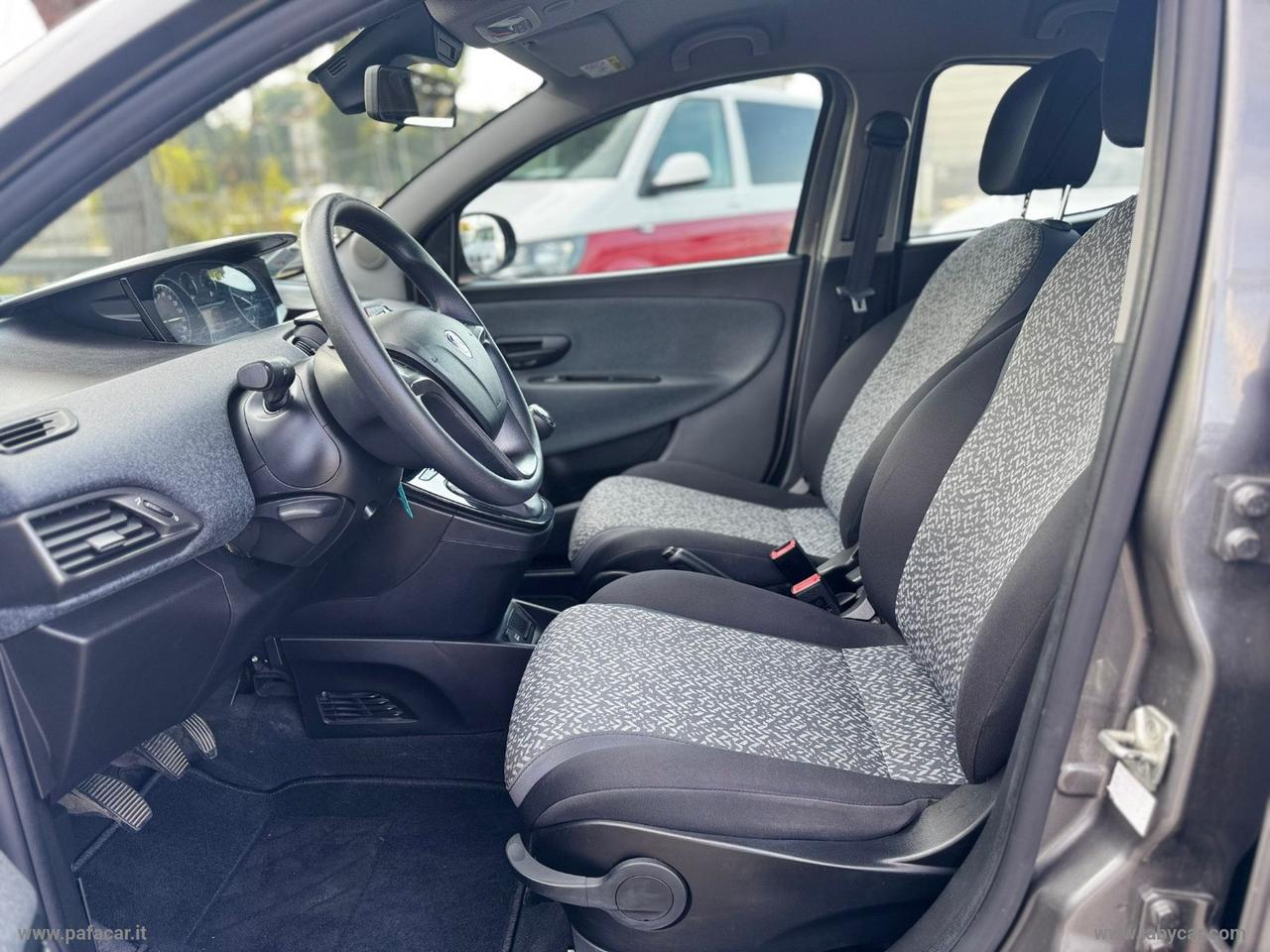 LANCIA Ypsilon 1.0 FireFly 5pS&S Hyb. Eco Silv.