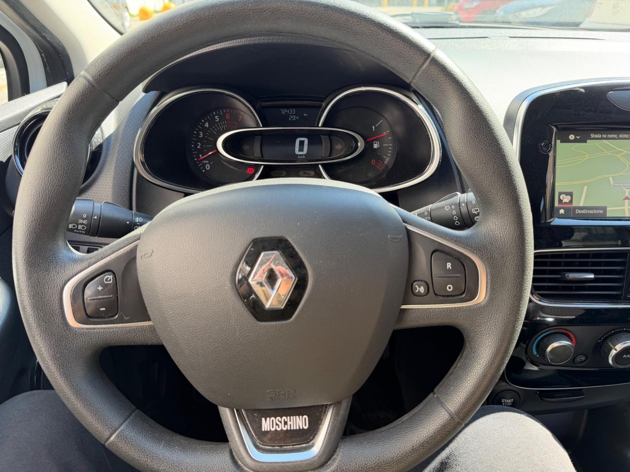 Renault Clio TCe 12V 75 CV 5 porte Moschino Zen