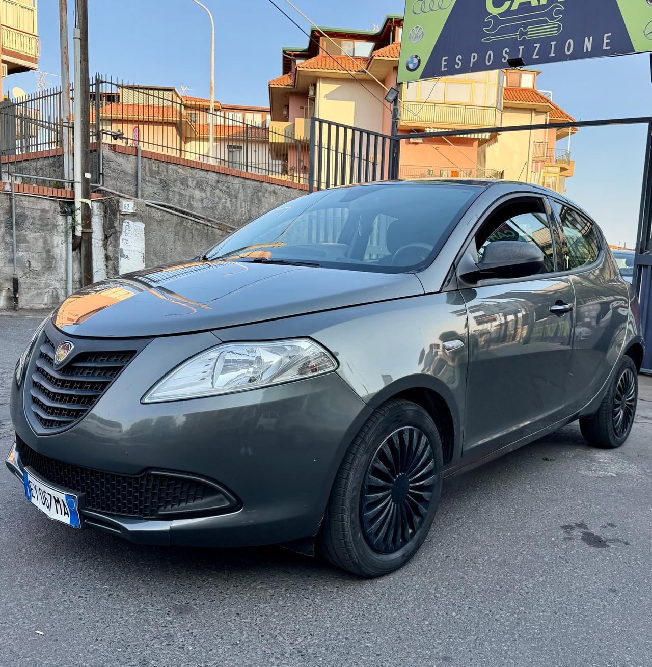 Lancia Ypsilon 1.2 benz/GPL Ecochic Gold