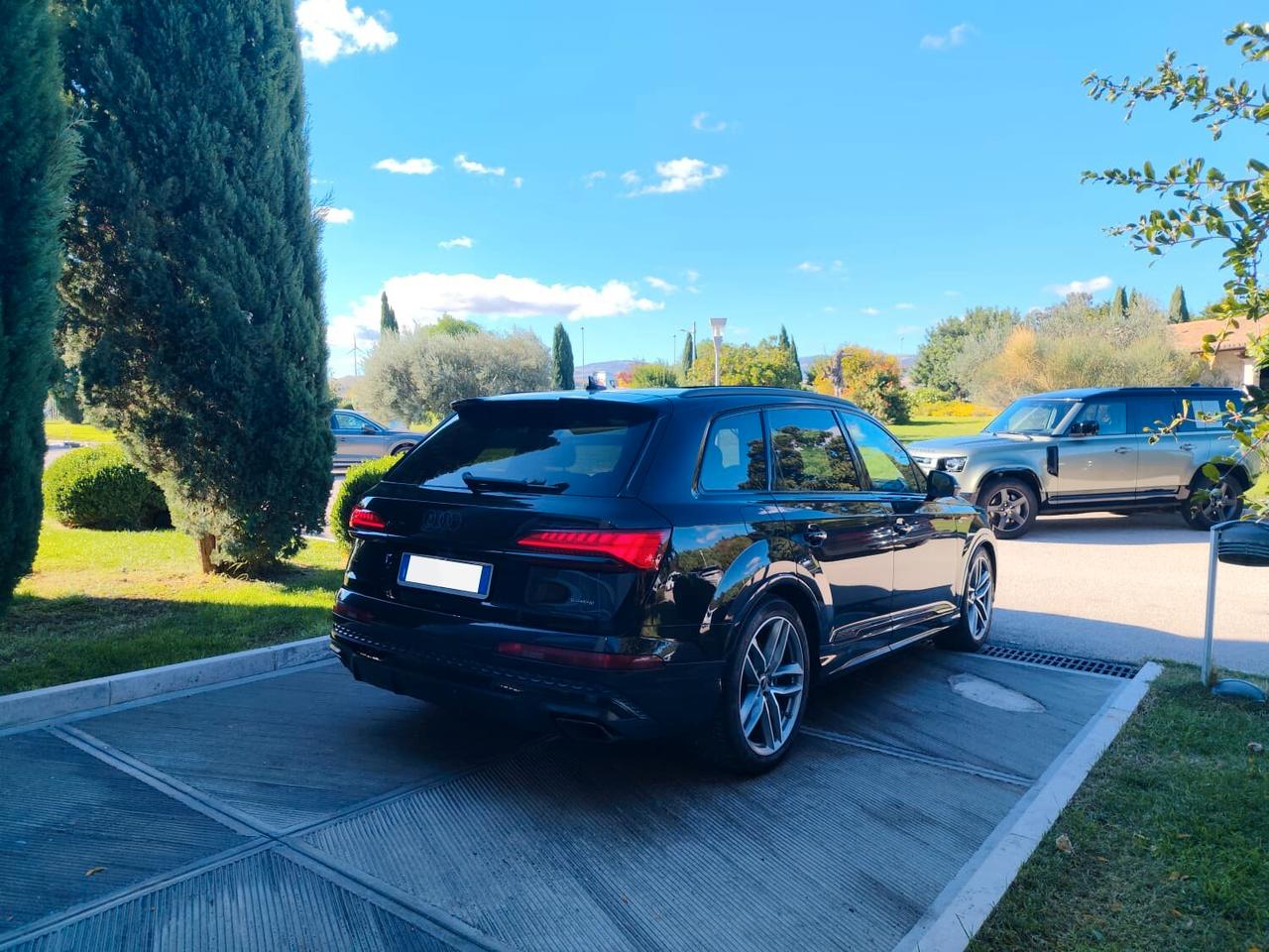 Audi Q7 SUV TDI 210 kW quattro tiptronic S line Edition
