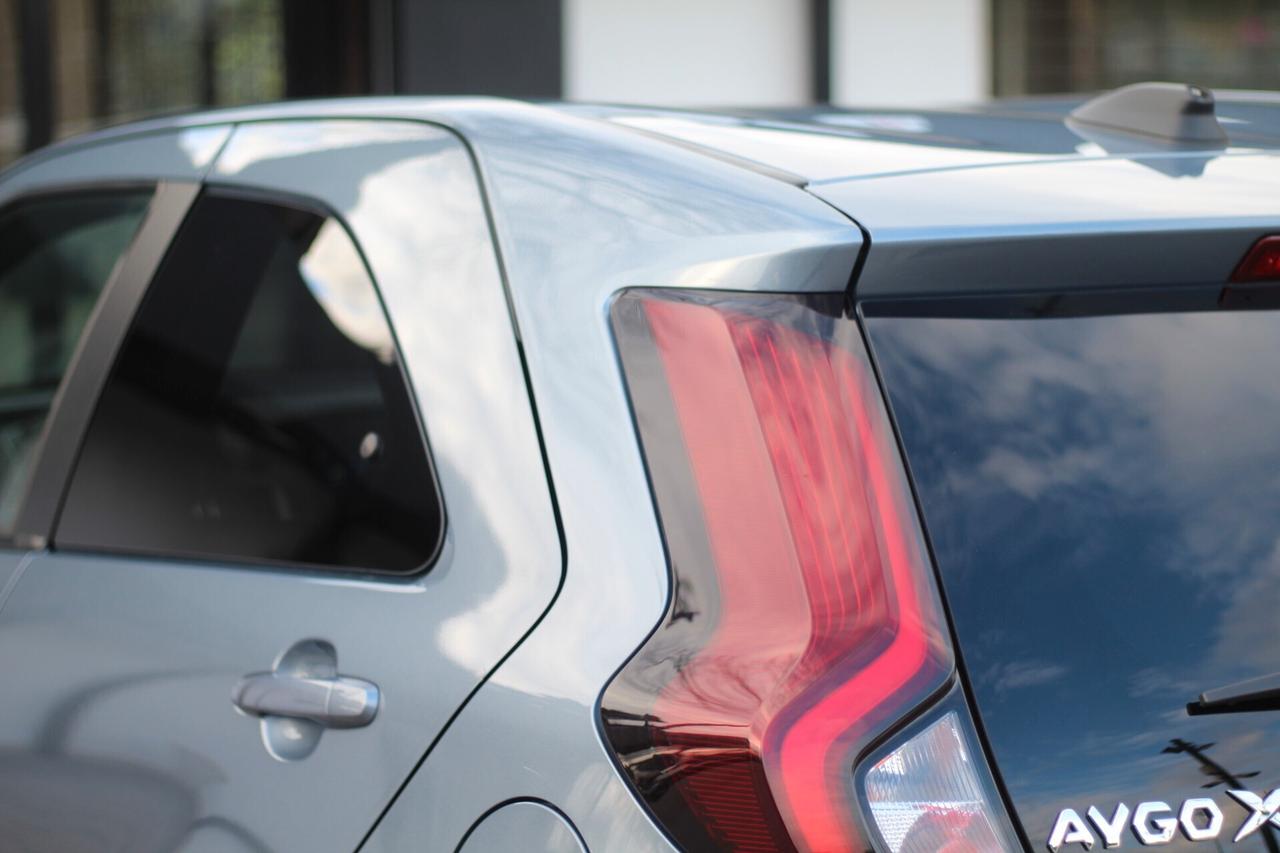 Toyota Aygo X CROSS 1.0 ACTIVE LOOK | GAMMA IN PRONTA CONSEGNA