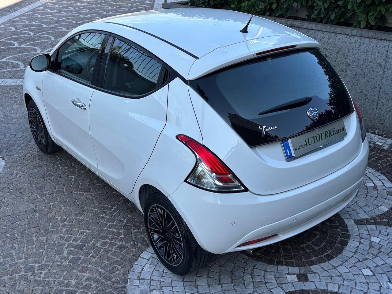 Lancia Ypsilon 1.2 69 CV 5 porte S&S Gold