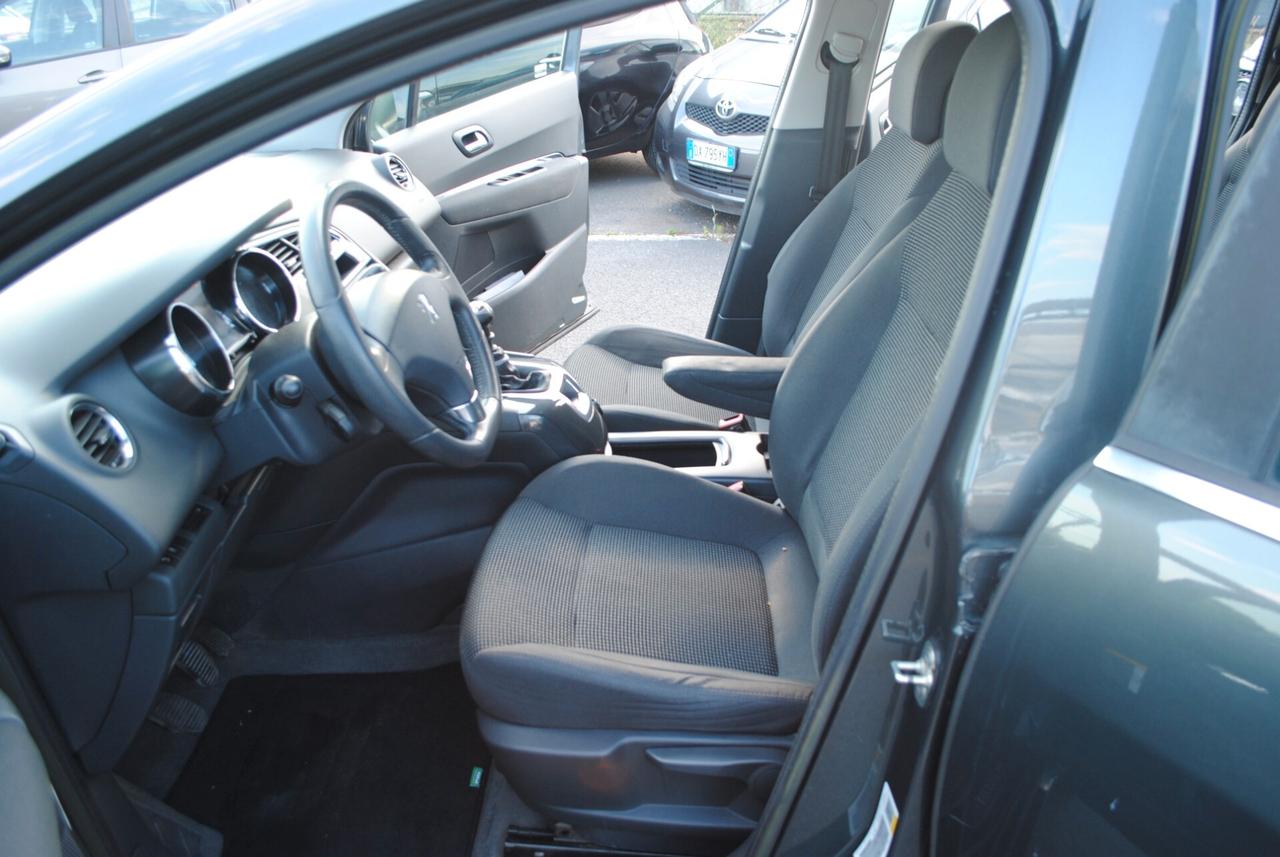 PEUGEOT 5008 1,6 HDI 114 CV