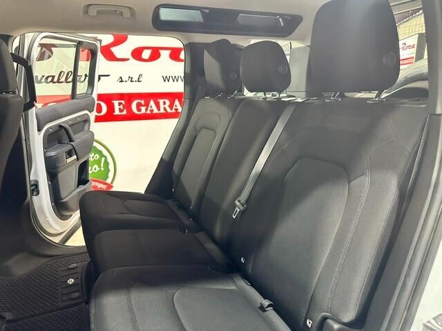 Land Rover Defender 110 3.0D I6 200 CV AWD Auto SE
