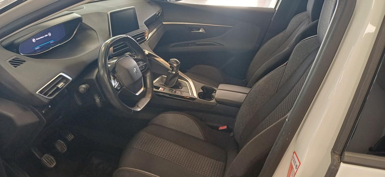 Peugeot 5008 BlueHDi 130 S&S Active Pack