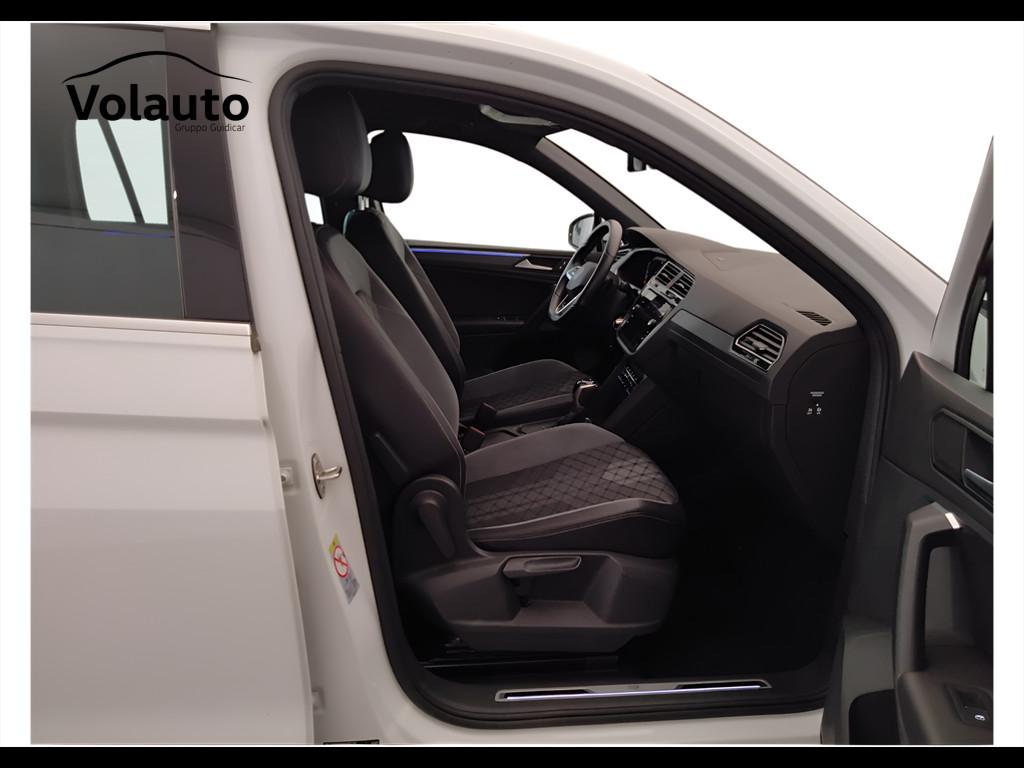 VOLKSWAGEN Tiguan II 2021 - Tiguan 1.5 tsi R-Line 150cv dsg