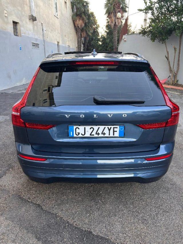 VOLVO XC60 B4 (d) automatico Plus Dark
