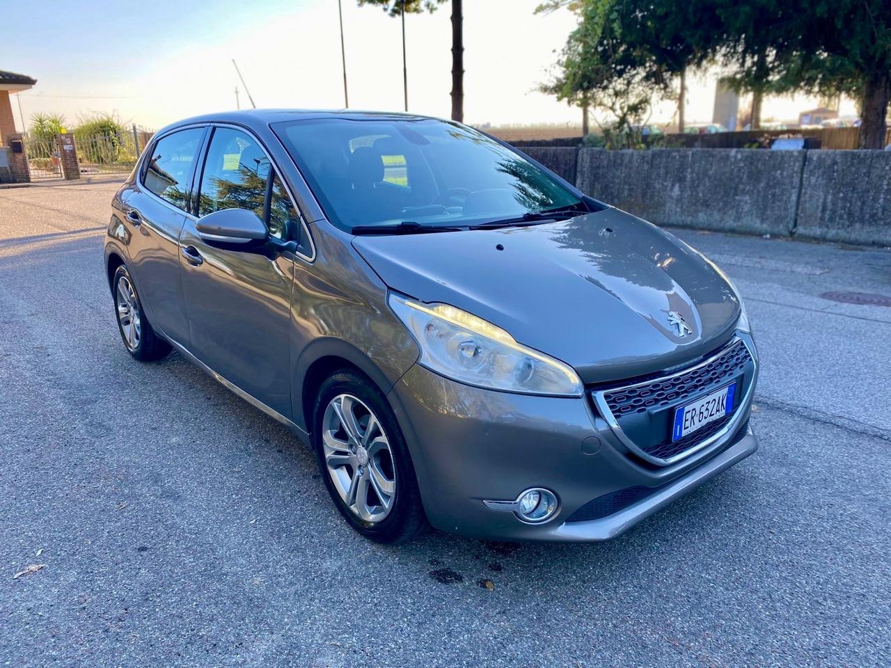 Peugeot 208 1.2 VTi 82 CV 5 porte Allure