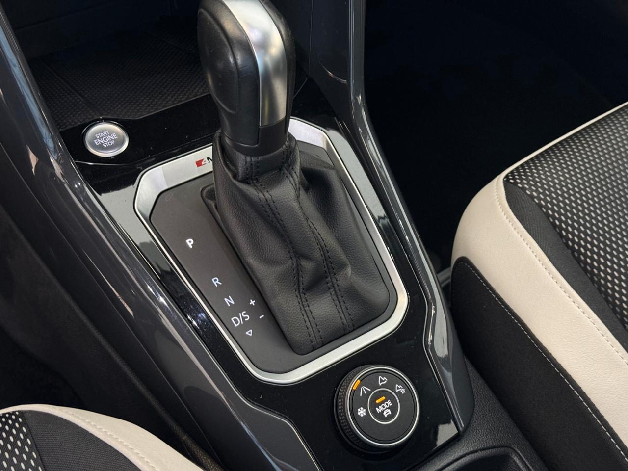 VOLKSWAGEN T-ROC 2.0cc 150CV 4X4 AUTOMATICO DSG