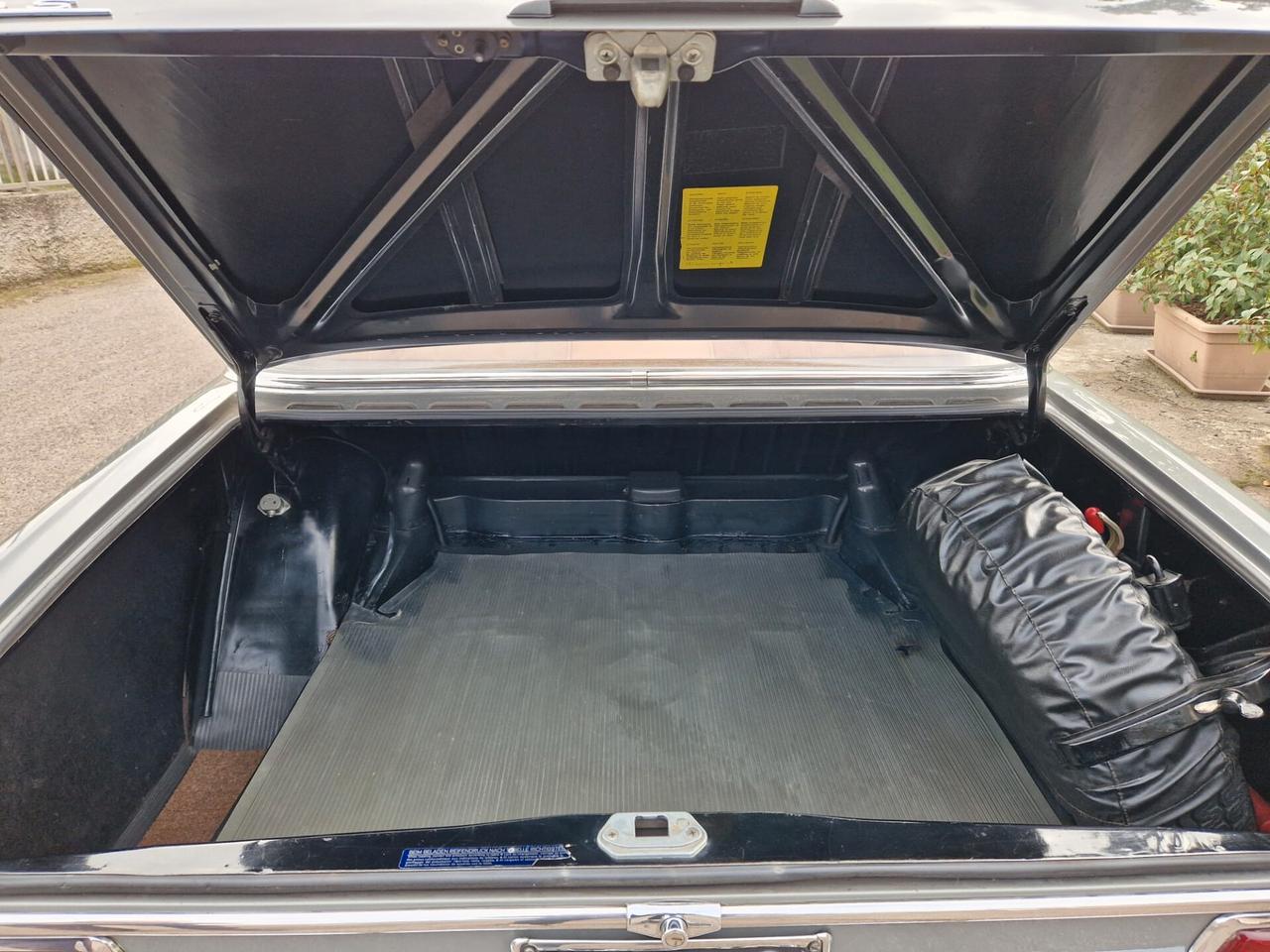MERCEDES-BENZ 250 S - 1966 - 145cv