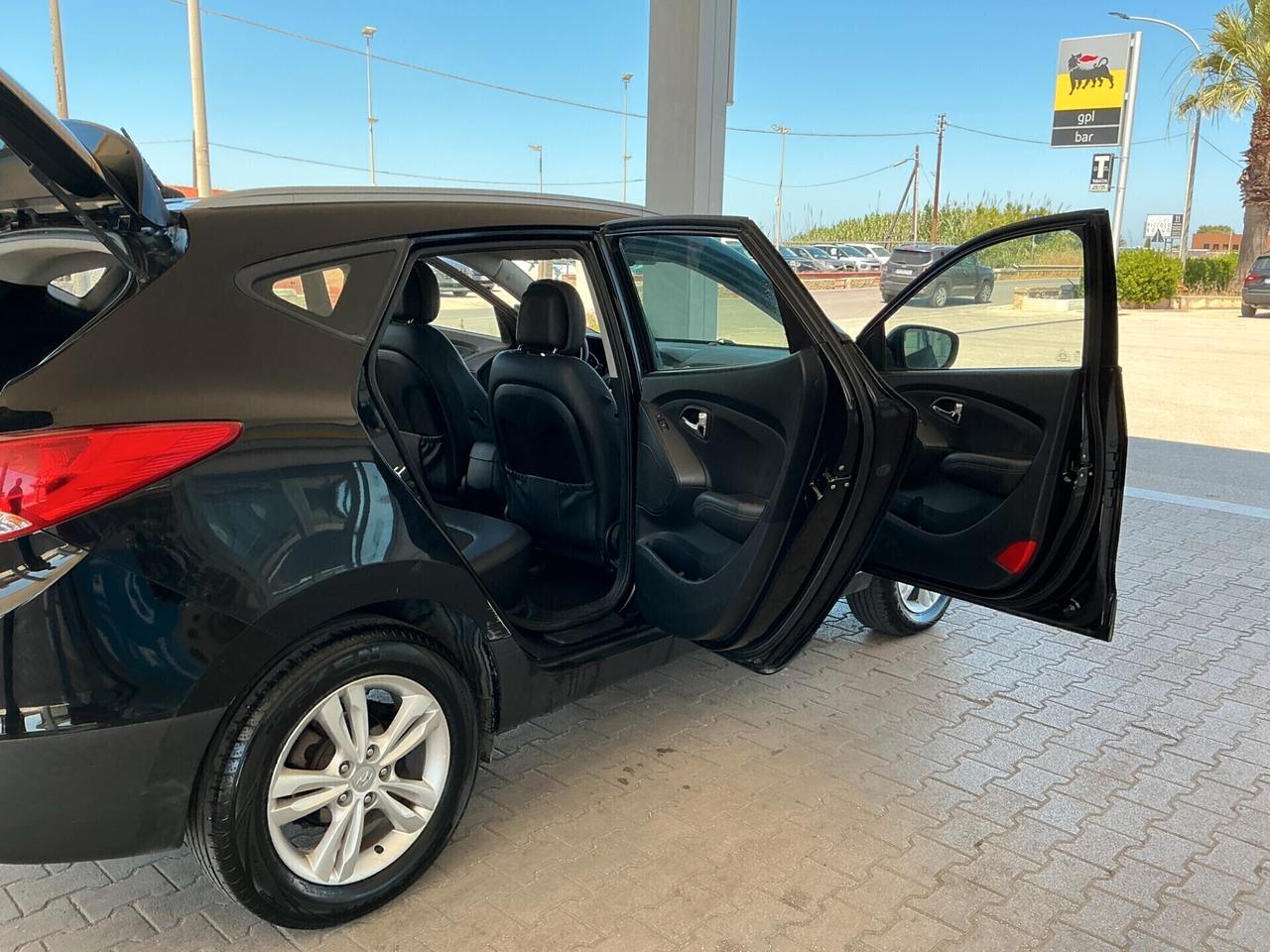 HYUNDAI X35
