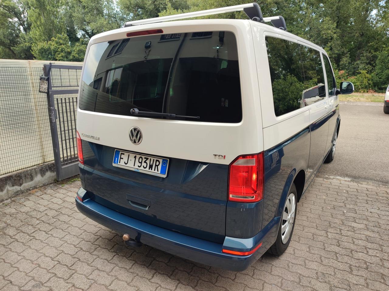 VOLKSWAGEN CARAVELLE 2017 DIESEL EURO6B 6POSTI GANCIO TRAINO