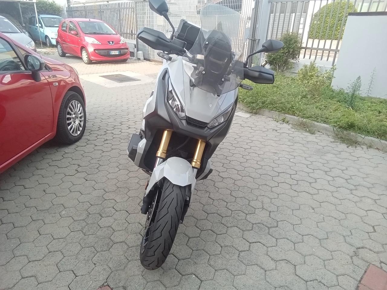 Honda X-ADV 750 Multistrada