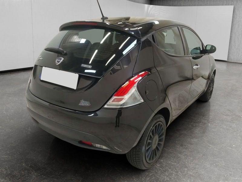 Lancia Ypsilon 1.0 firefly hybrid Silver s&s 70cv