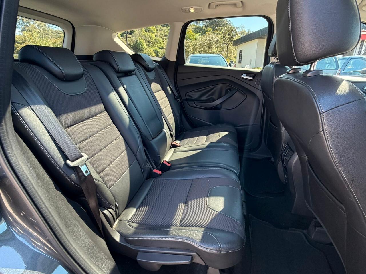 Ford Kuga 2.0 TDCI 150 CV S&S 4WD Powershift Titanium