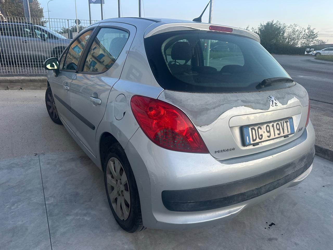 Peugeot 207 1.4 HDi 70CV 5p. ONE Line