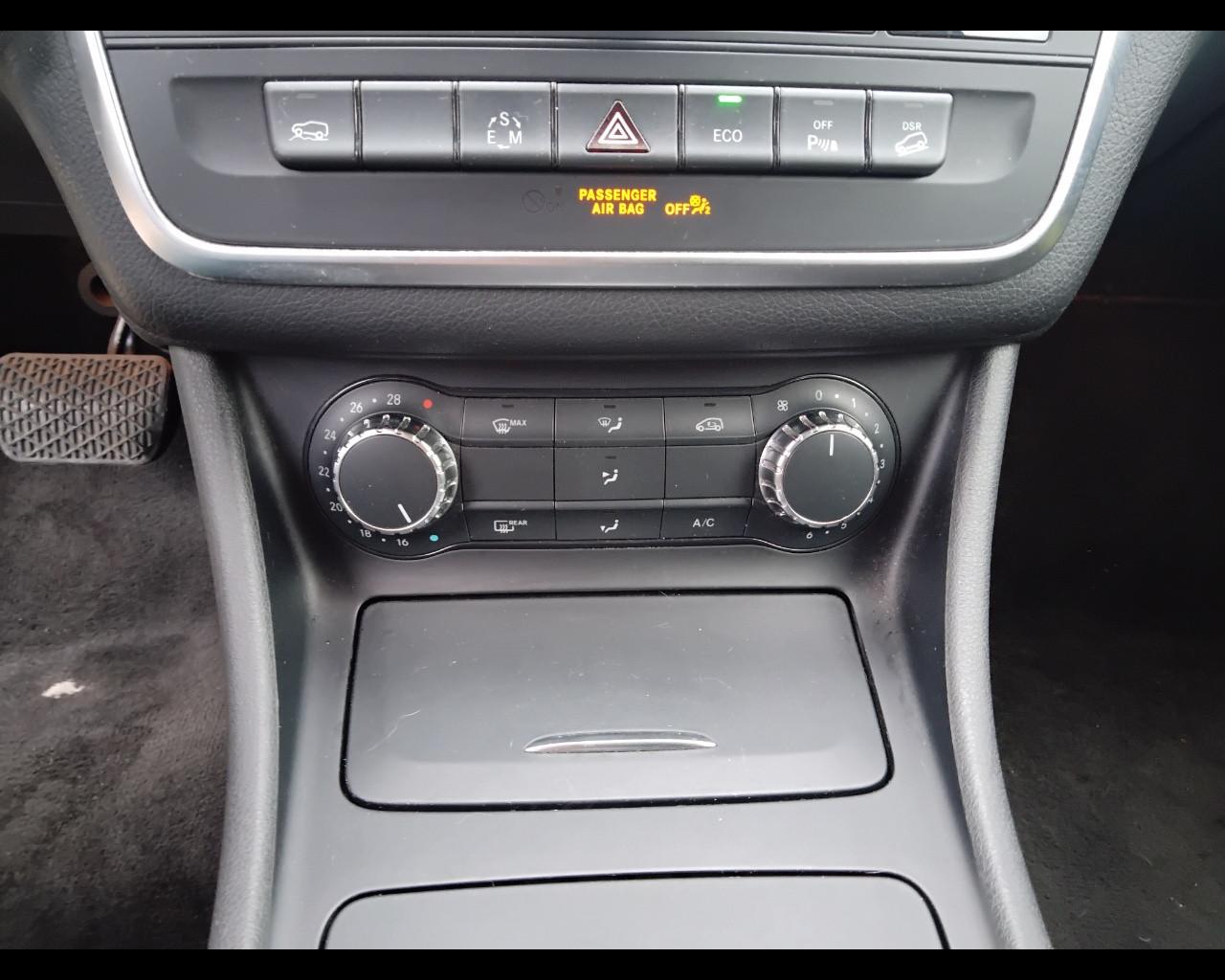 Mercedes-Benz GLA-X156 2014 - GLA 220 d (cdi) Sport 4matic 170cv auto