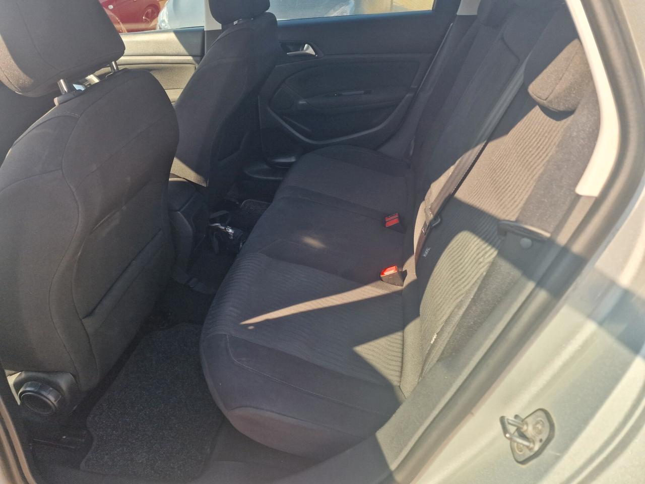 Peugeot 308 BlueHDi 120 S&S SW Business