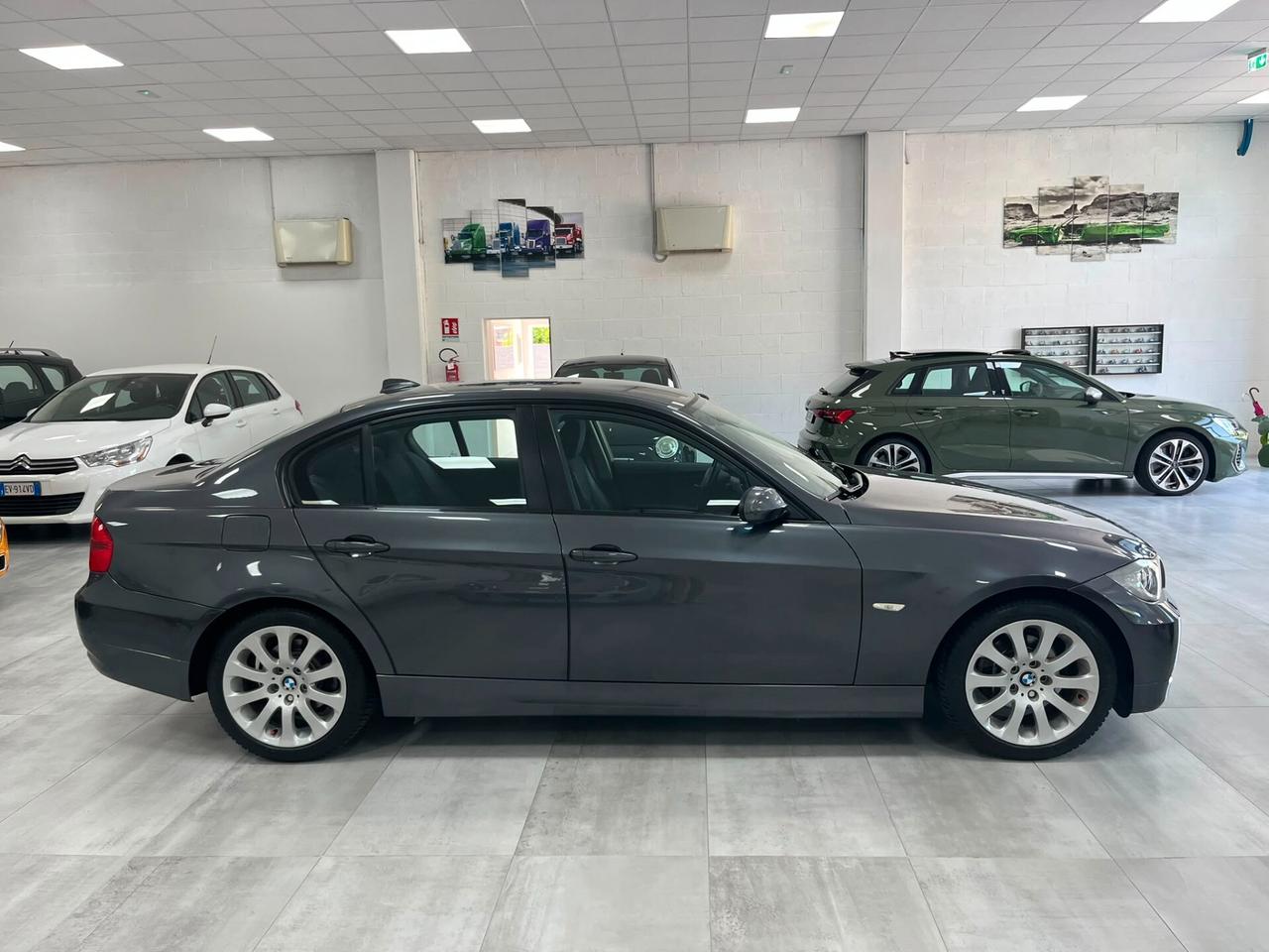 BMW 320 i Futura Berlina