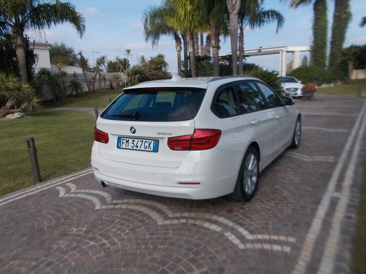 Bmw 318d Touring 150cv Aut. *FULL OPT.* da VETRINA