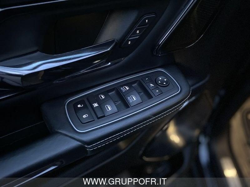 Dodge RAM RAM 1500 5.7 L HEMI V8 4X4 LIMITED - NETTO IVA