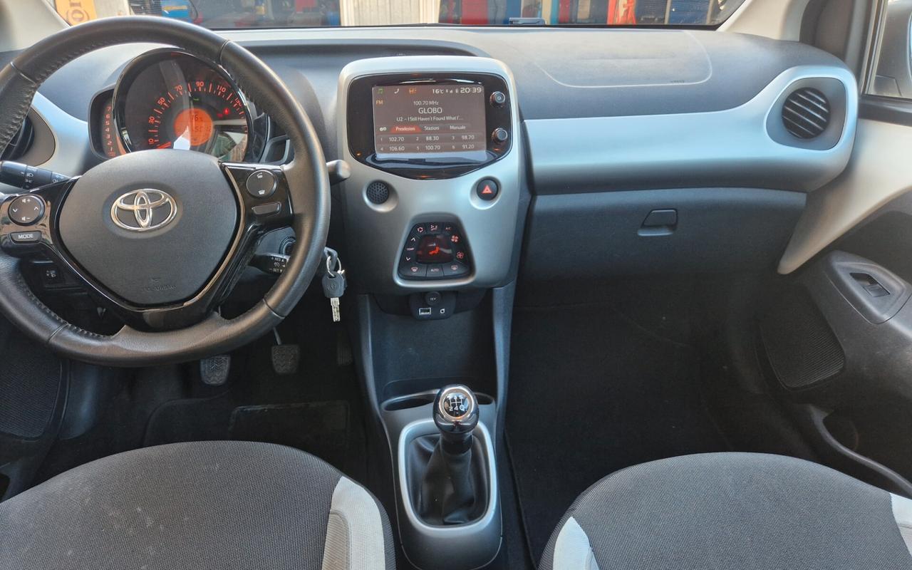 Toyota Aygo 1.0 VVT-i 69 CV 5 porte x-clusiv