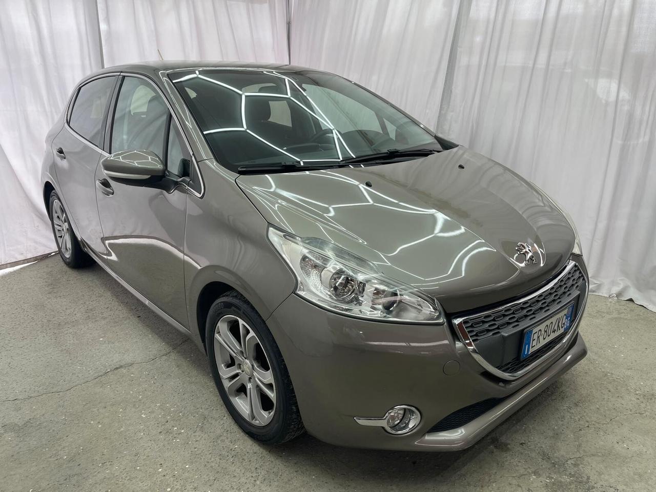 Peugeot 208 ALLURE 1.2 BENZINA 5 PORTE FINANZIABILE SENZA BUSTA