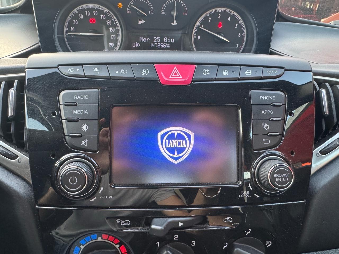 Lancia Ypsilon ADATTA A NEOPATENTATI 1.2 69 CV 5 porte GPL Ecochic Silver