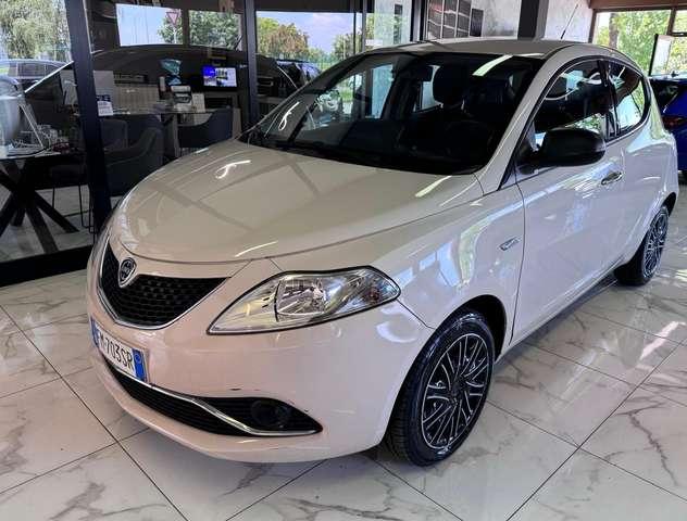 Lancia Ypsilon Neopatentati