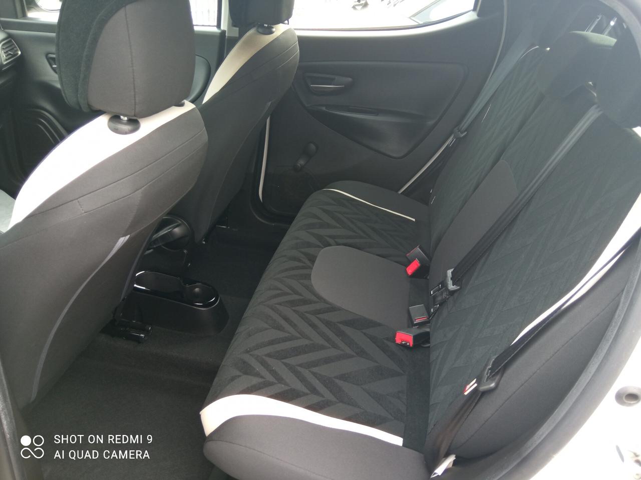 Lancia Ypsilon 1.3 MTJ 5P 95CV NEOPATENTATI SILVER