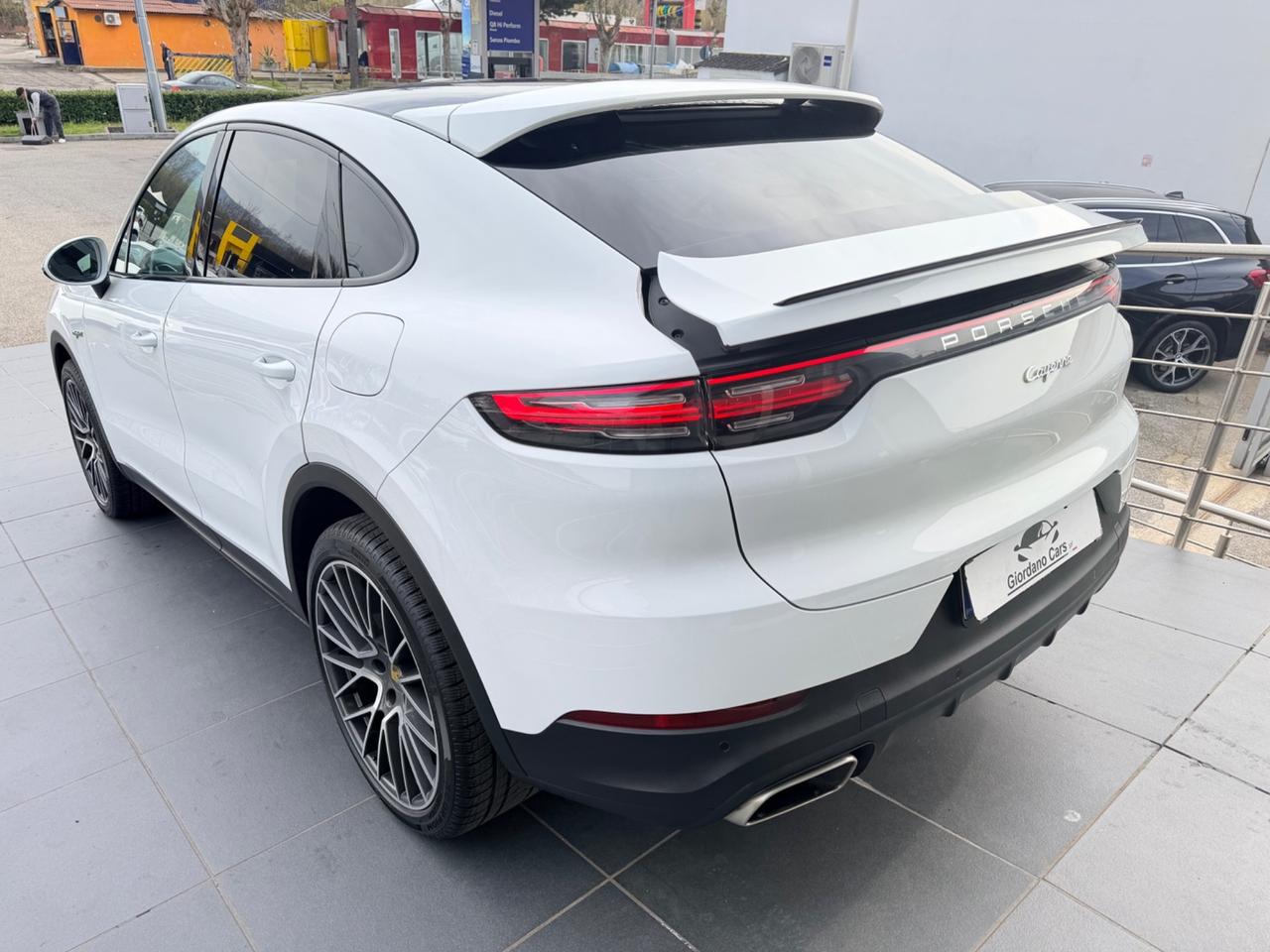 Porsche Cayenne Coupé 3.0 V6 E-Hybrid uni pro in garanzia