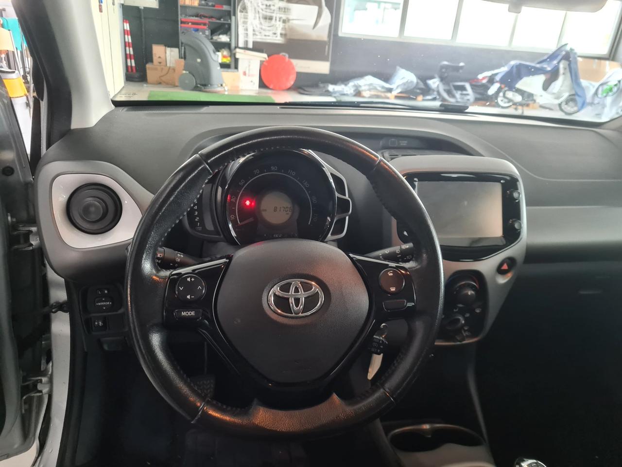 Toyota Aygo Connect 1.0 VVT-i 72 CV 5 porte x-cool
