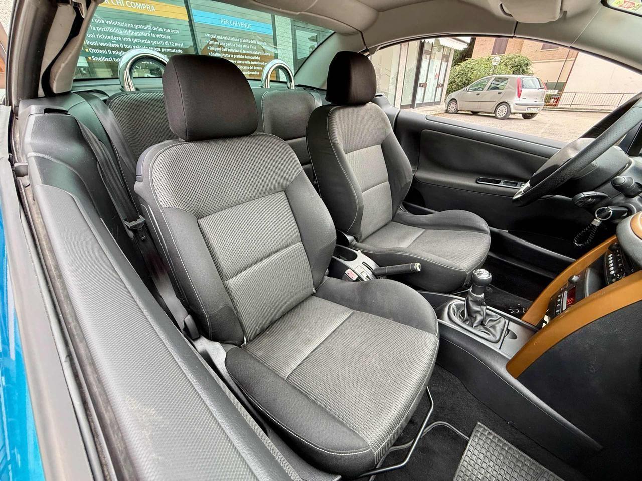 PEUGEOT 207 1.6 VTi 120CV CC Féline