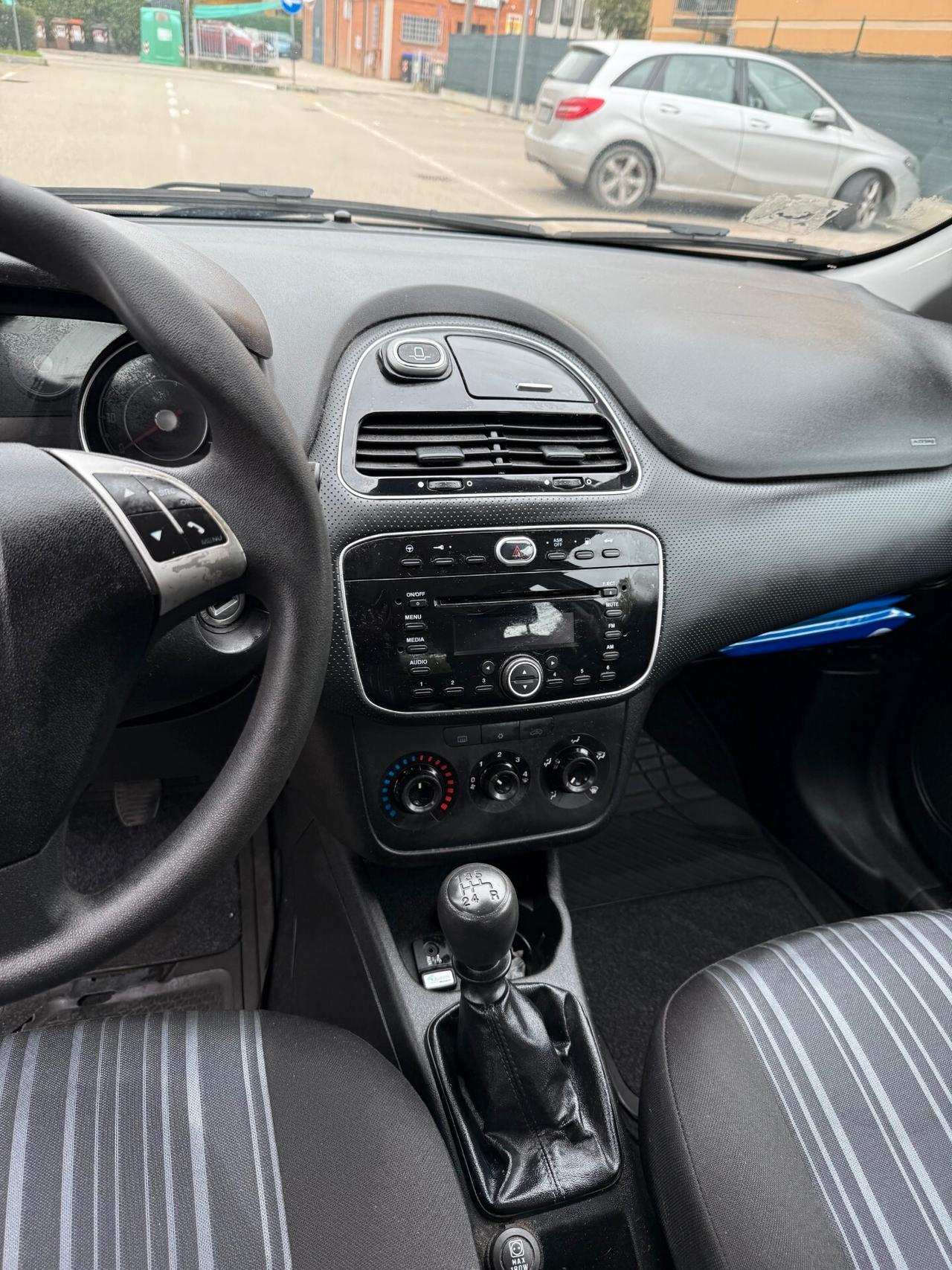 Fiat Punto Evo 1.4 GPL - NEOPATENTATI - 12 MESI DI GARANZIA -