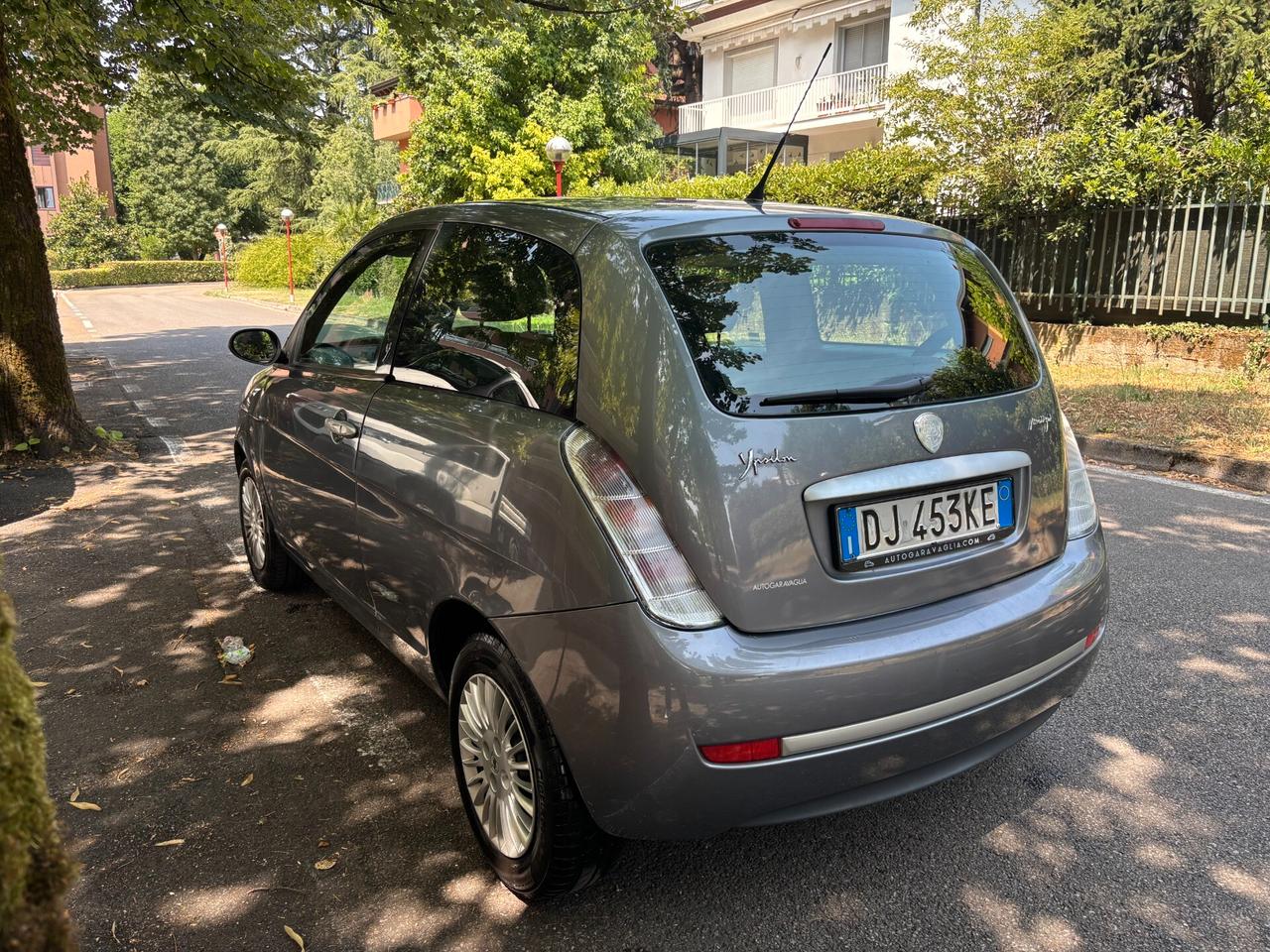 Lancia Ypsilon 1.3 MJT 75 CV Platino