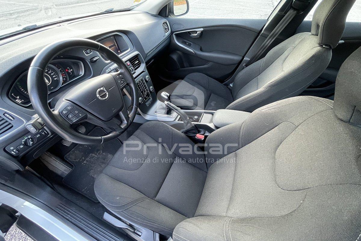 VOLVO V40 Cross Country D2 Momentum