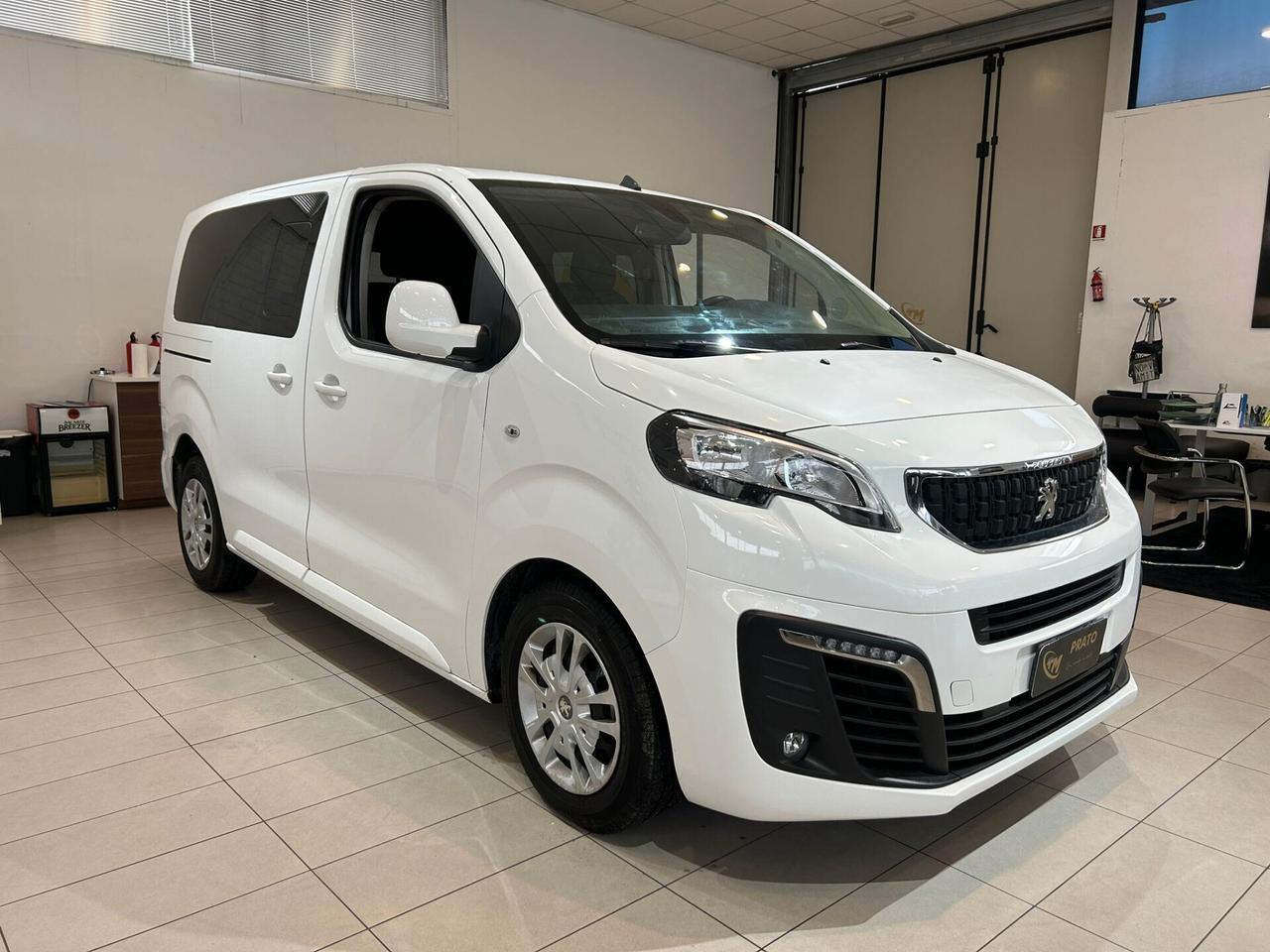 Peugeot Traveller BlueHDi 120 S&S Compact Business