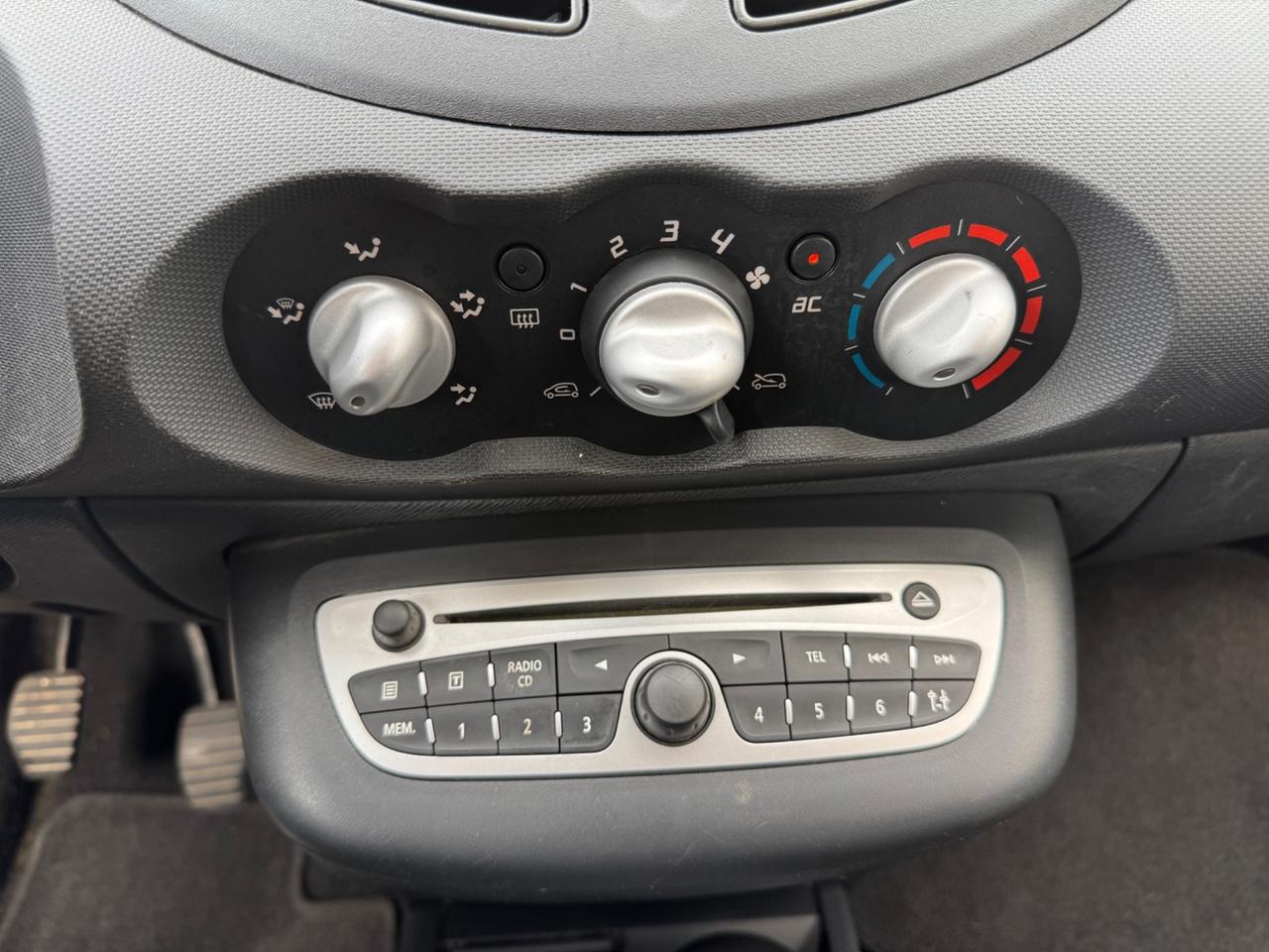 Renault Twingo 1.2 16V Live