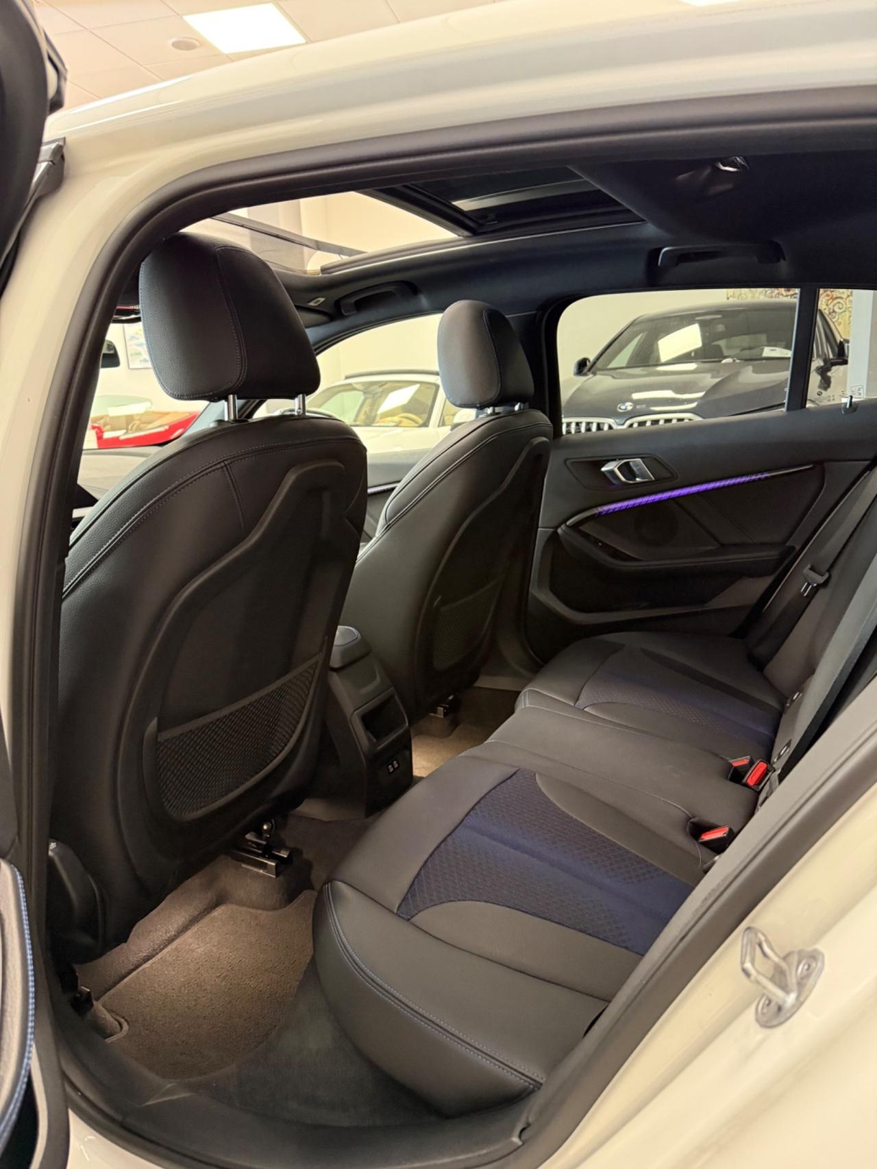 Bmw 116 116d 5p. Msport