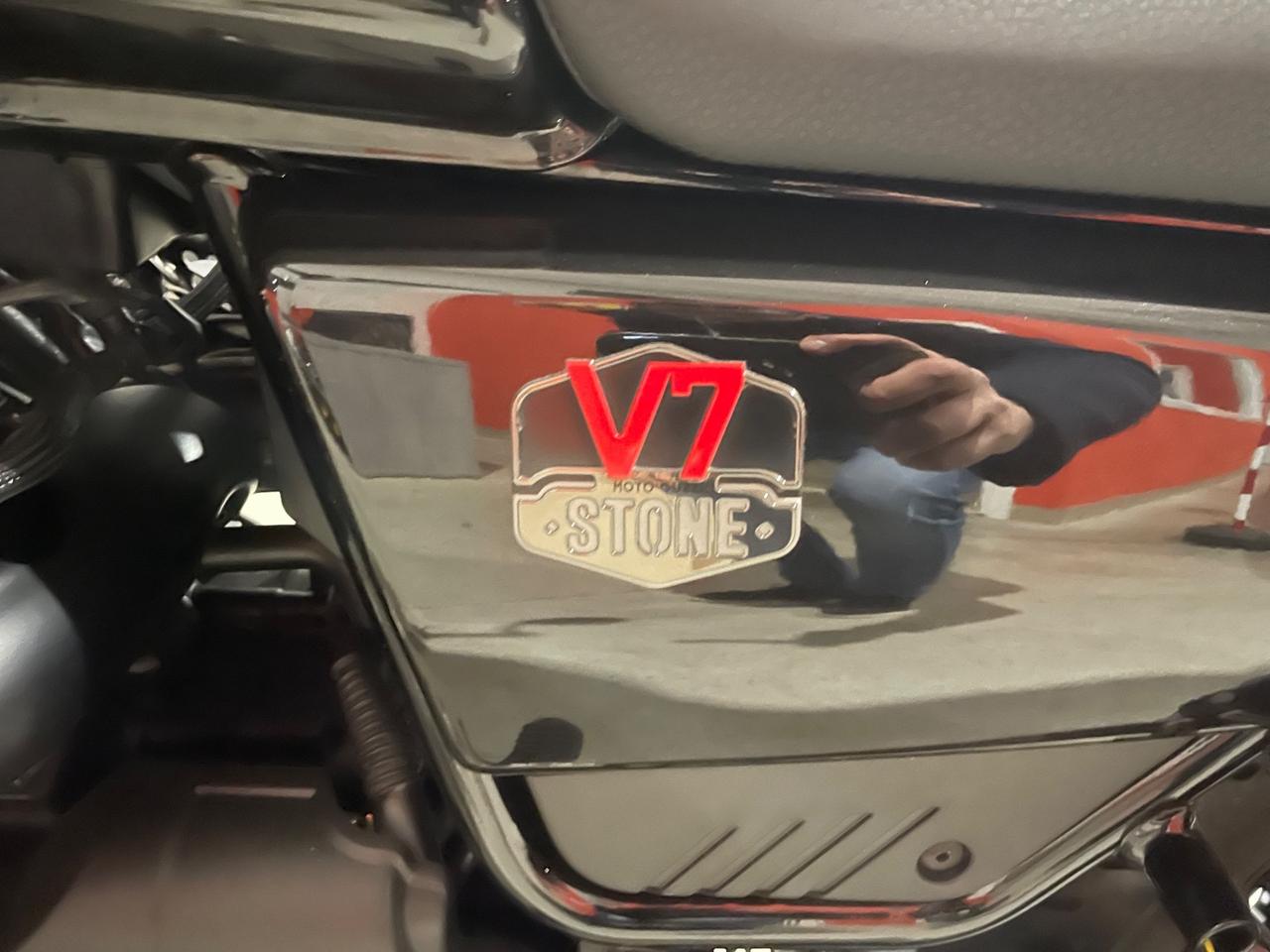 Moto Guzzi V7 Stone special