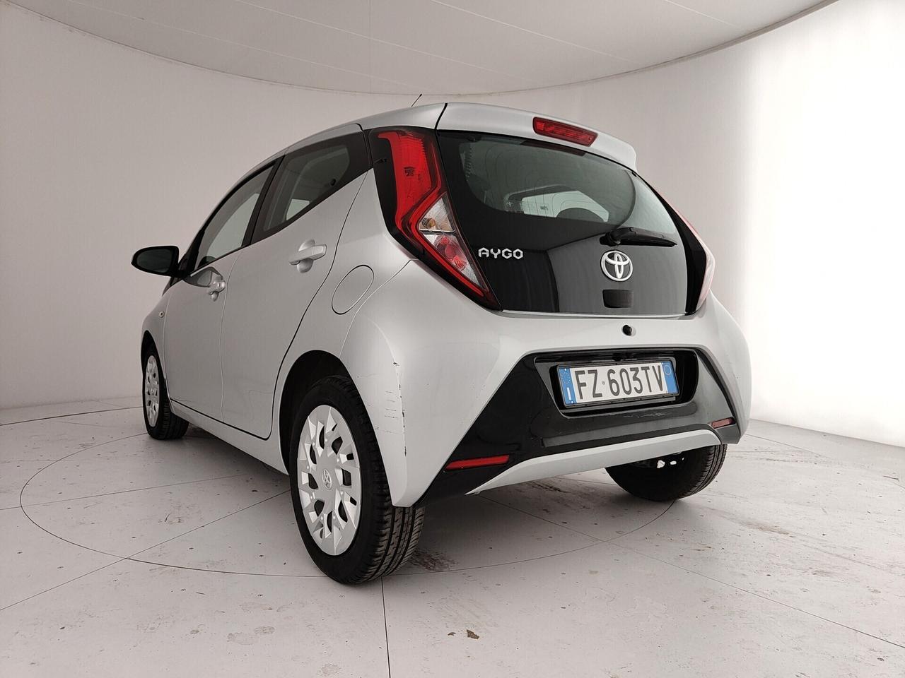 Toyota Aygo 1.0 VVT-i 69 CV 5 porte x-business