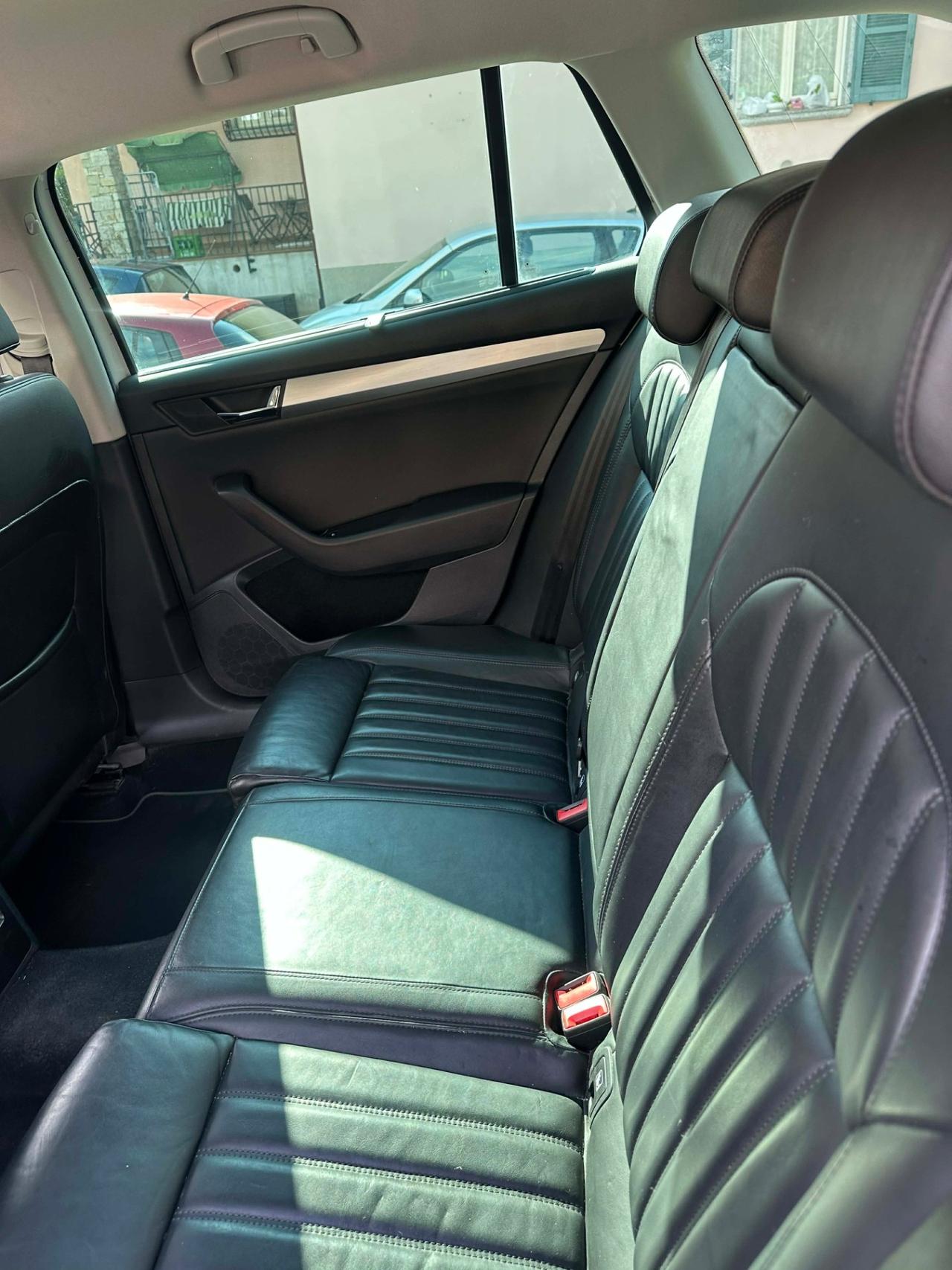 Skoda SUPERB 2.0 TDI 150 CV SCR DSG EXECUTIVE KMCERT UNICOPR