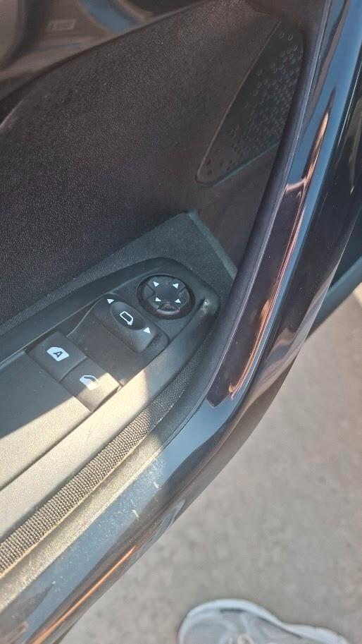 Peugeot 208 PureTech 68 5 porte 2016