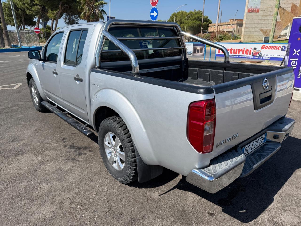 Nissan Navara 2.5 dCi 4 porte Double Cab XE 4X4 AUTOMATICA